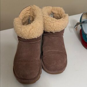 BearPaw Tan Suede Boots